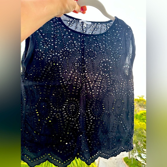 Jake’s eyelet black top - Picture 1 of 4